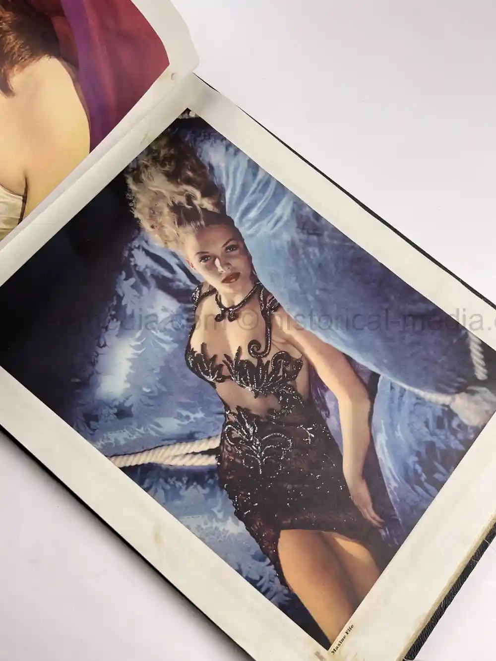 LARGE WWII GI COLLECTION OF GIRLY MAGAZINE CLIPPINGS