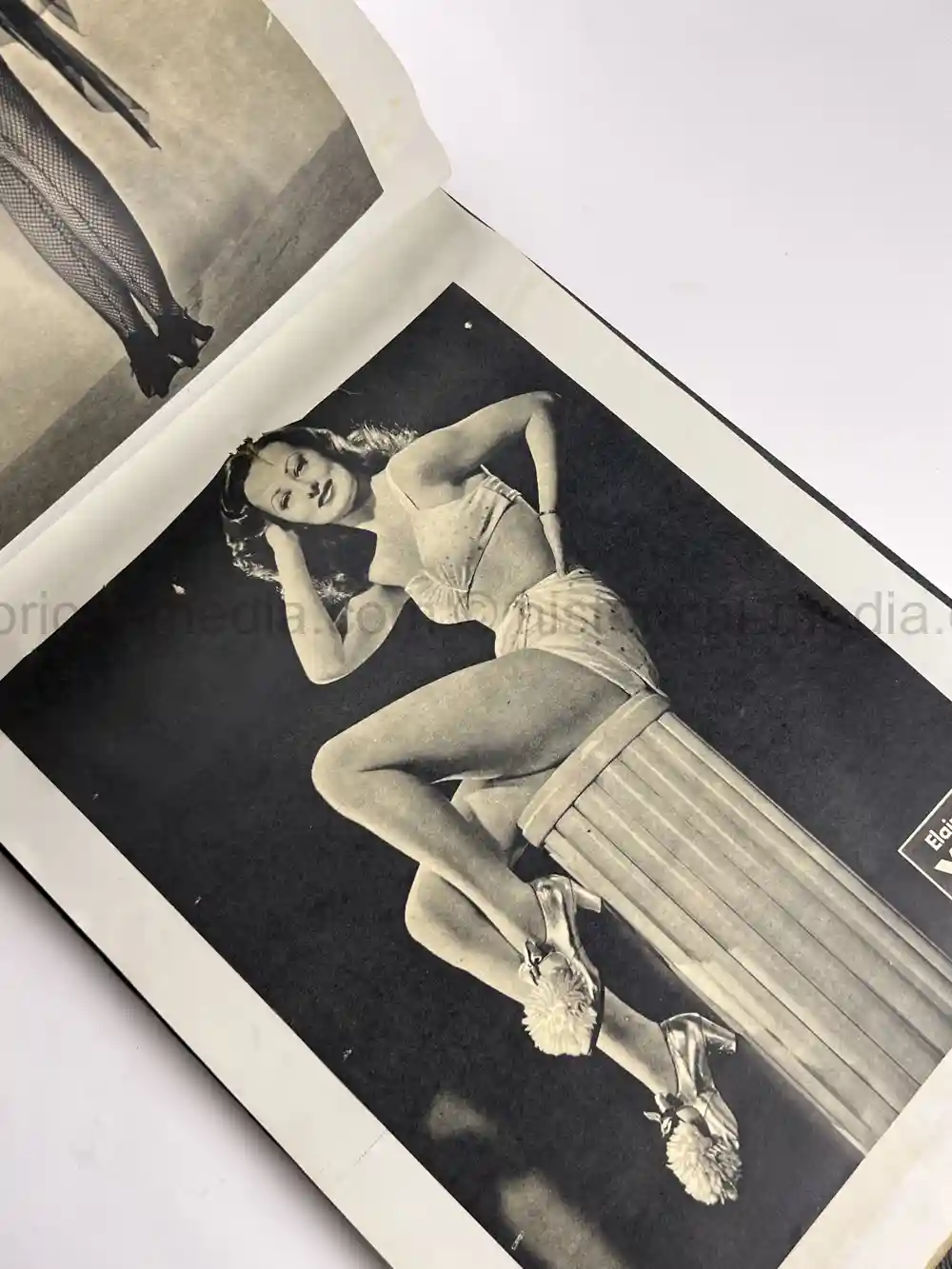 LARGE WWII GI COLLECTION OF GIRLY MAGAZINE CLIPPINGS