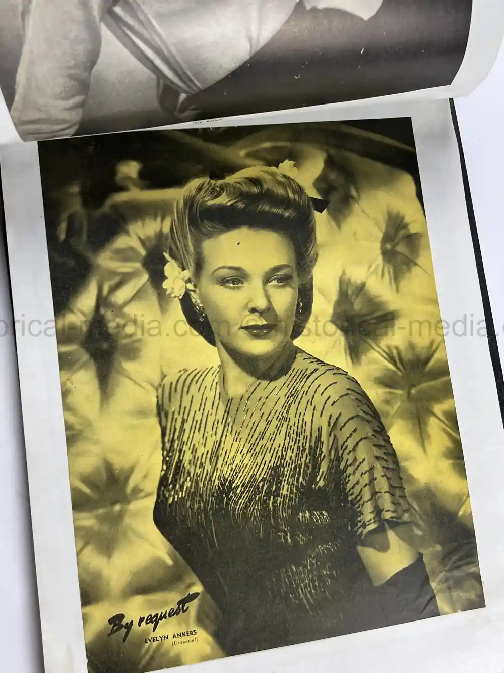 LARGE WWII GI COLLECTION OF GIRLY MAGAZINE CLIPPINGS