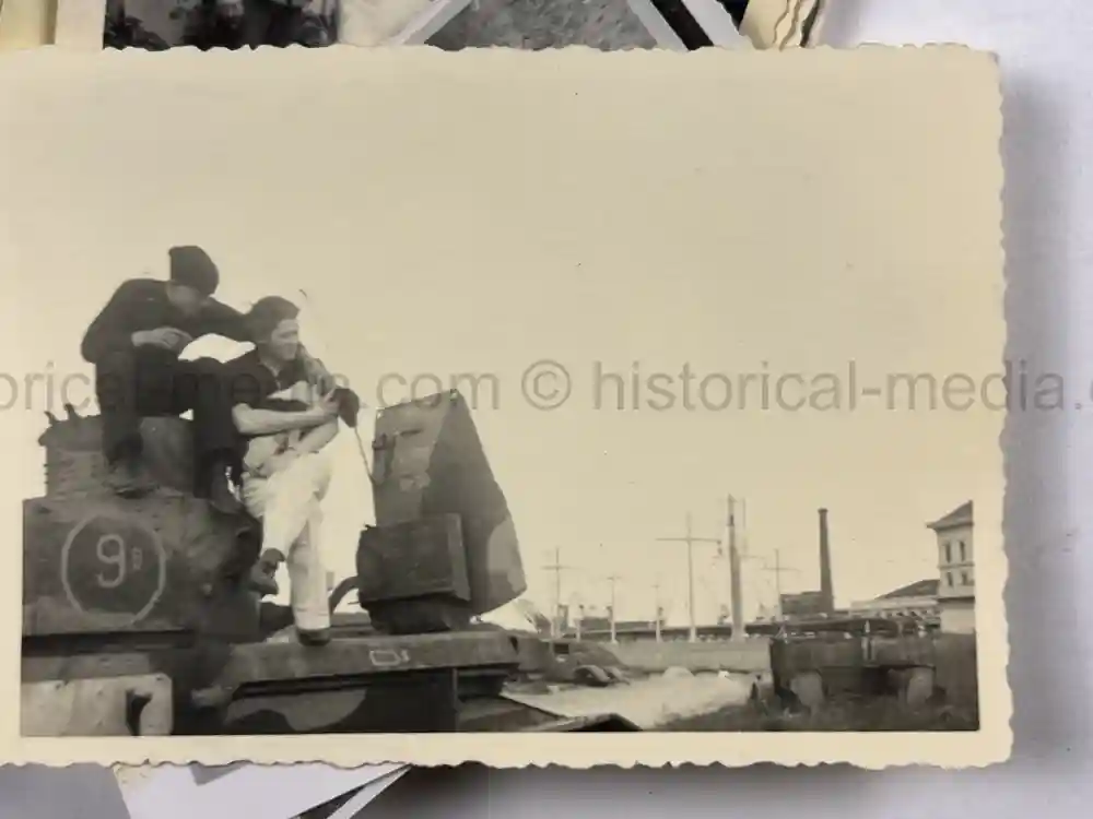 WWII GERMAN ARMY PHOTO GROUPING