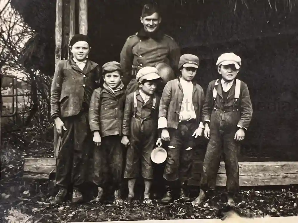 WWII GERMAN ARMY PHOTO GROUPING