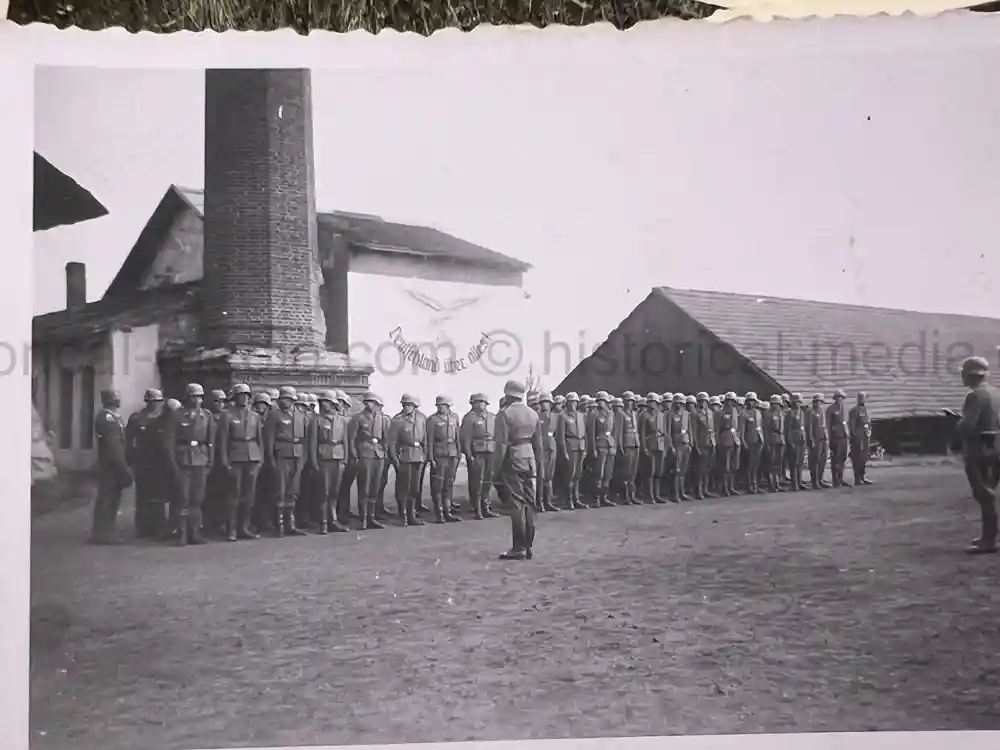WWII GERMAN ARMY PHOTO GROUPING