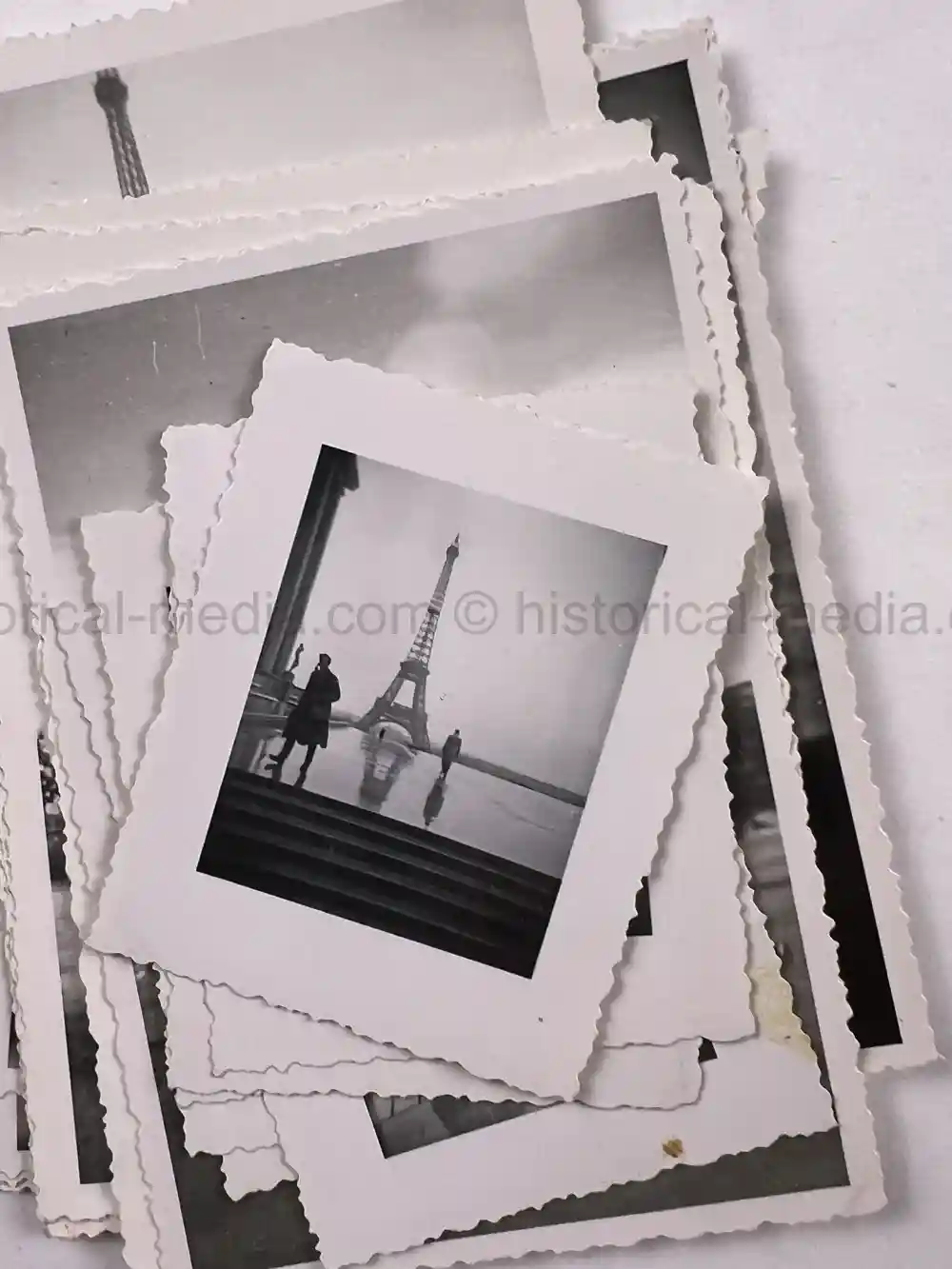 US WWII PHOTO GROUPING - FRANCE, GERMANY 1944-45 US WWII PHOTO GROUPING - FRANCE, GERMANY 1944-45