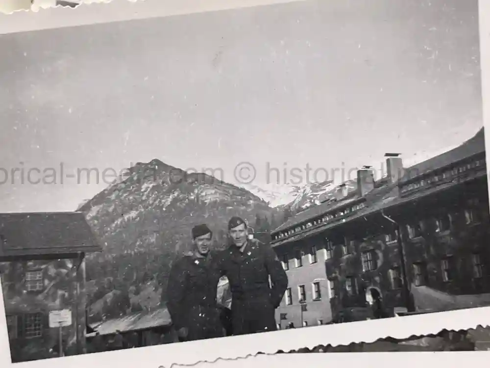 US WWII PHOTO GROUPING - FRANCE, GERMANY 1944-45 US WWII PHOTO GROUPING - FRANCE, GERMANY 1944-45