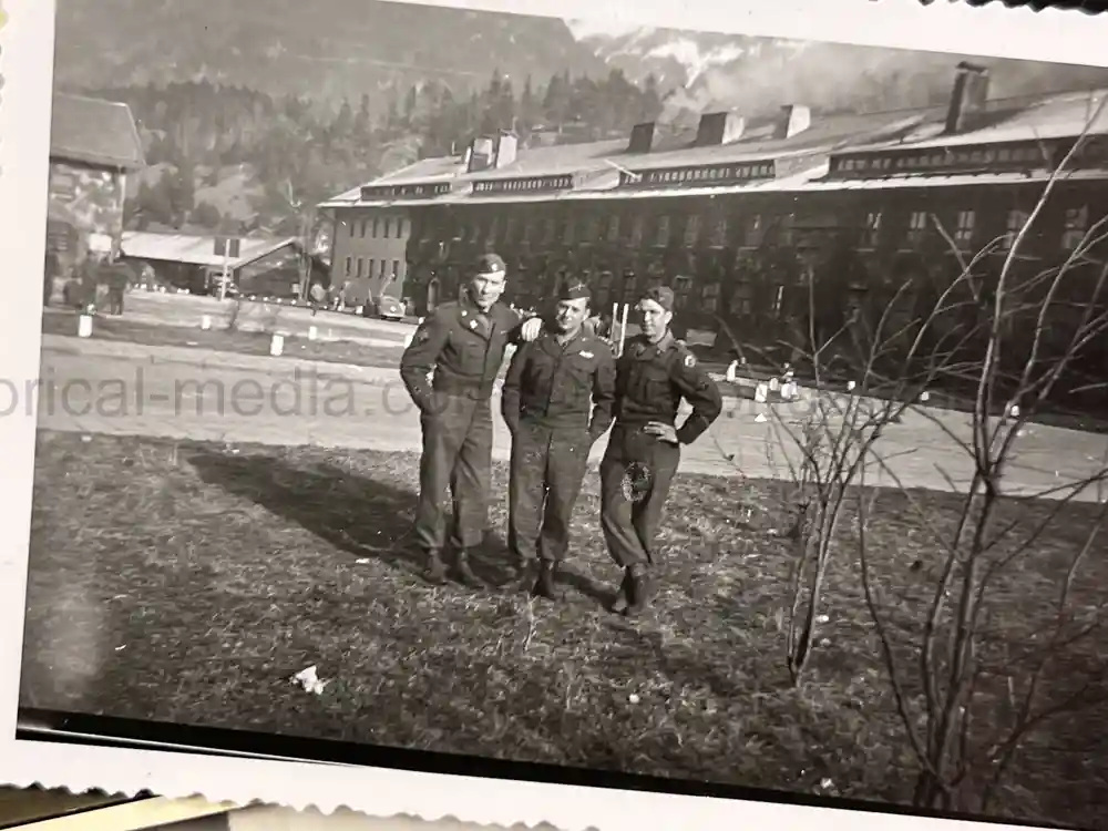 US WWII PHOTO GROUPING - FRANCE, GERMANY 1944-45 US WWII PHOTO GROUPING - FRANCE, GERMANY 1944-45