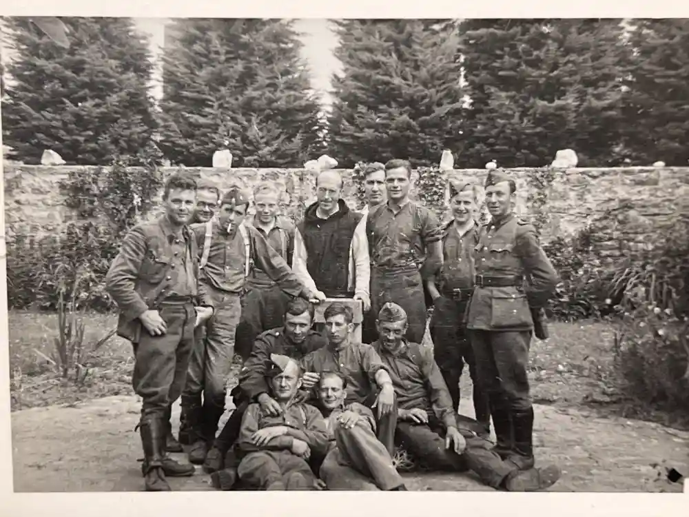 US WWII PHOTO GROUPING - FRANCE, GERMANY 1944-45 US WWII PHOTO GROUPING - FRANCE, GERMANY 1944-45