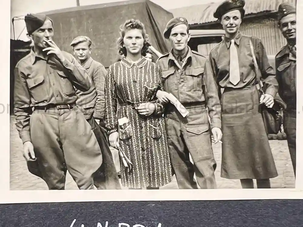 US WWII PHOTO ALBUM - ENGLAND, FRANCE, GERMANY - NICE! US WWII PHOTO ALBUM - ENGLAND, FRANCE, GERMANY - NICE! US WWII PHOTO ALBUM - ENGLAND, FRANCE, GERMANY - NICE! US WWII PHOTO ALBUM - ENGLAND, FRANCE, GERMANY - NICE!
