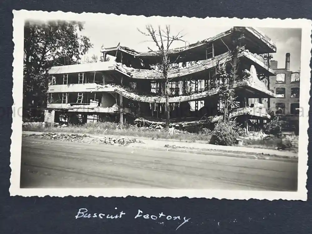 US WWII PHOTO ALBUM - ENGLAND, FRANCE, GERMANY - NICE! US WWII PHOTO ALBUM - ENGLAND, FRANCE, GERMANY - NICE! US WWII PHOTO ALBUM - ENGLAND, FRANCE, GERMANY - NICE! US WWII PHOTO ALBUM - ENGLAND, FRANCE, GERMANY - NICE!