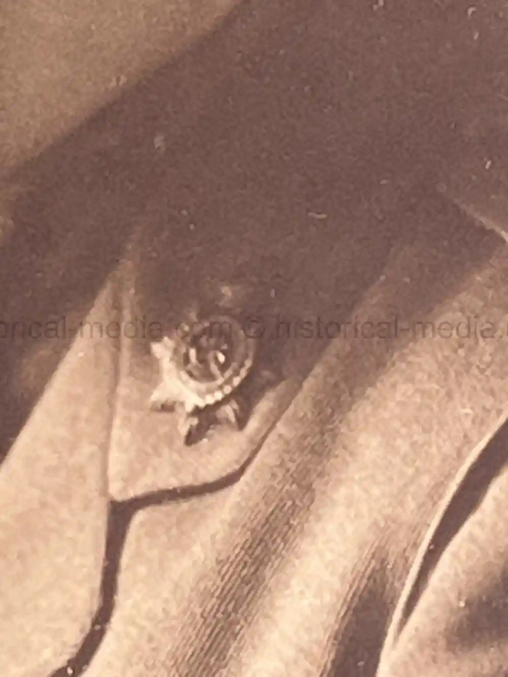 BRITISH ART-DECO FRAMED PORTRAIT BRITISH ART-DECO FRAMED PORTRAIT