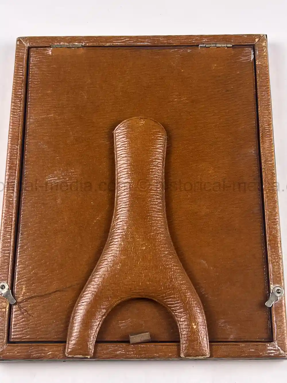 BRITISH ART-DECO FRAMED PORTRAIT BRITISH ART-DECO FRAMED PORTRAIT