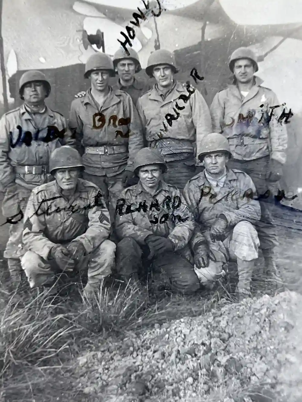 US WWII GI'S PHOTO ALBUM - 16th ARMORED DIVISION - GERMAN INSIGNIA