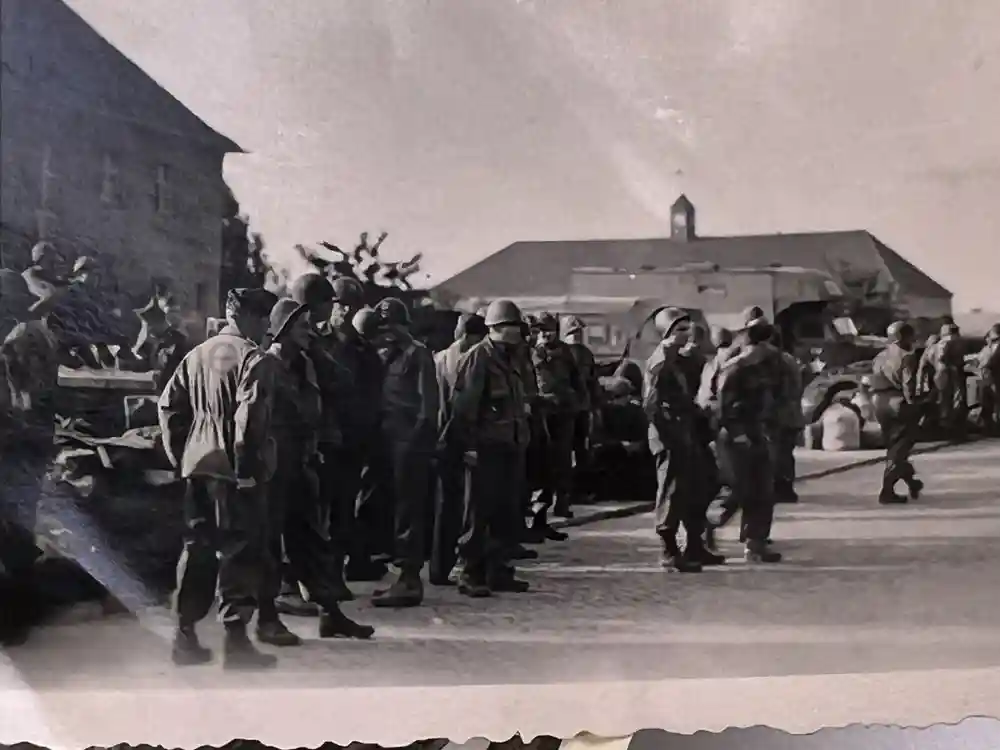 US WWII PHOTO & NEGATIVE GROUPING - BELGIUM, FRANCE, GERMANY US WWII PHOTO & NEGATIVE GROUPING - BELGIUM, FRANCE, GERMANY