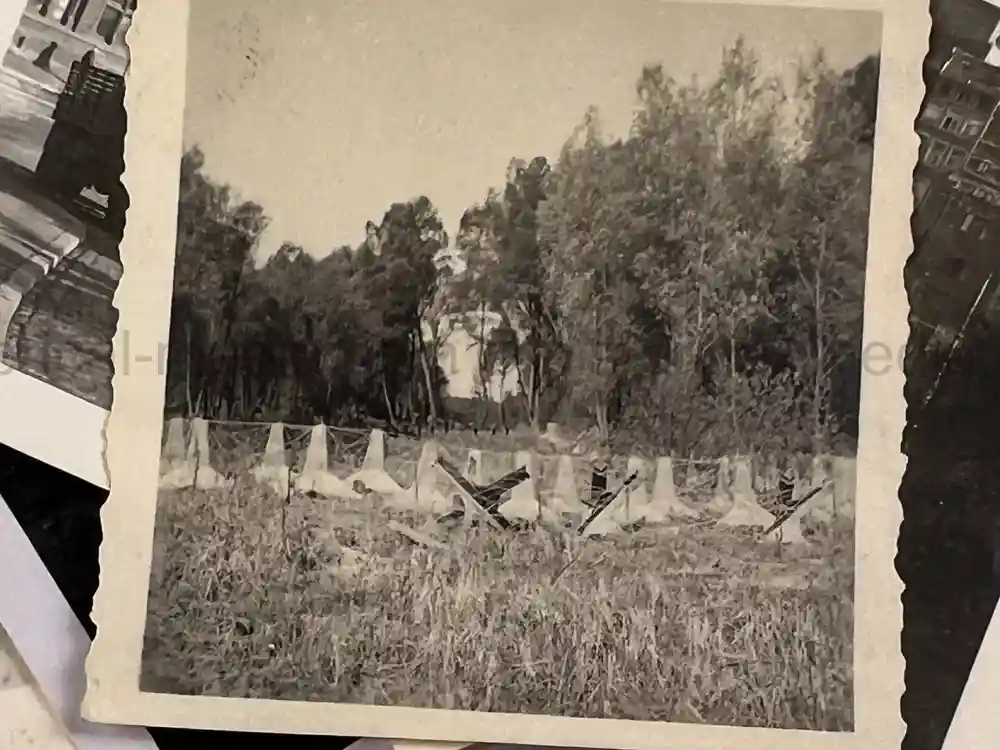 US WWII PHOTO & NEGATIVE GROUPING - BELGIUM, FRANCE, GERMANY US WWII PHOTO & NEGATIVE GROUPING - BELGIUM, FRANCE, GERMANY