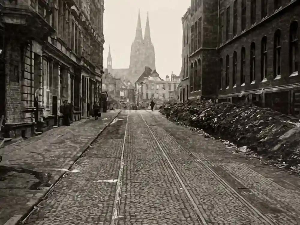 US WWII PHOTO & NEGATIVE GROUPING - BELGIUM, FRANCE, GERMANY US WWII PHOTO & NEGATIVE GROUPING - BELGIUM, FRANCE, GERMANY