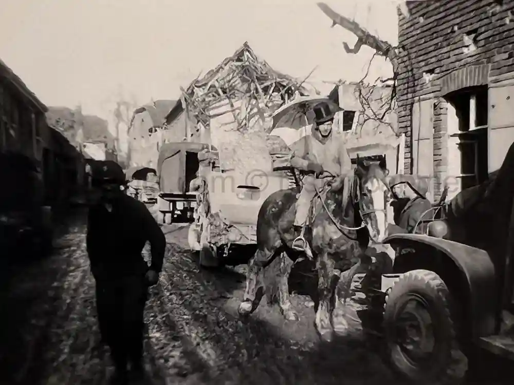 US WWII PHOTO & NEGATIVE GROUPING - BELGIUM, FRANCE, GERMANY US WWII PHOTO & NEGATIVE GROUPING - BELGIUM, FRANCE, GERMANY