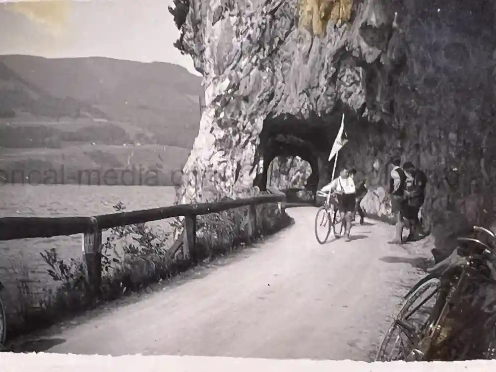 GEBIRGSJÄGER & NÜRNBERG RALLY PHOTO ALBUM - HITLER PHOTOS