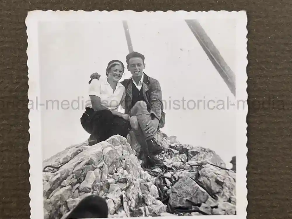 GEBIRGSJÄGER & NÜRNBERG RALLY PHOTO ALBUM - HITLER PHOTOS