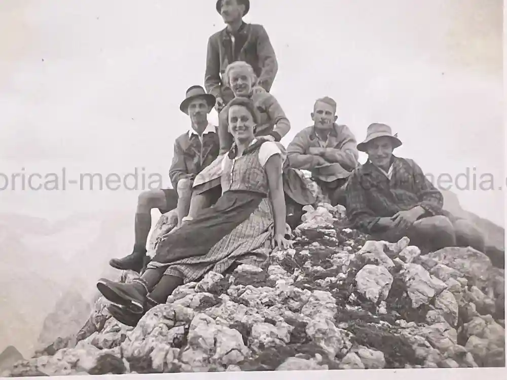 GEBIRGSJÄGER & NÜRNBERG RALLY PHOTO ALBUM - HITLER PHOTOS