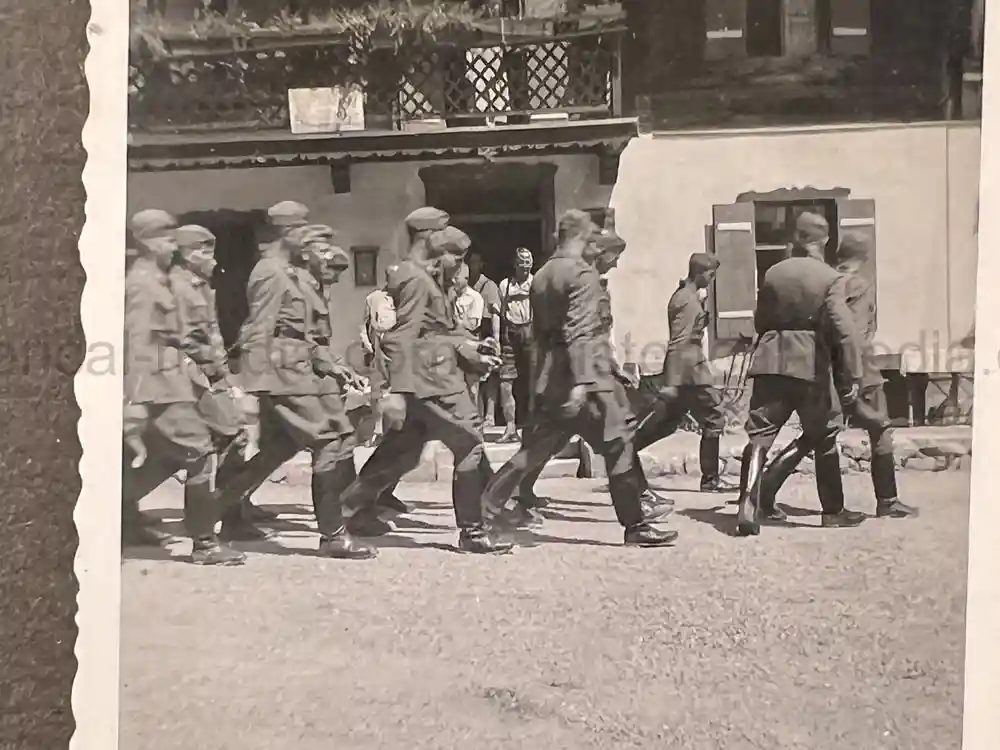 GEBIRGSJÄGER & NÜRNBERG RALLY PHOTO ALBUM - HITLER PHOTOS