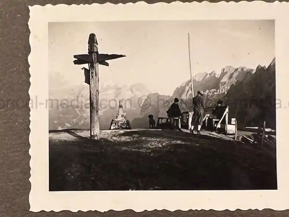 GEBIRGSJÄGER & NÜRNBERG RALLY PHOTO ALBUM - HITLER PHOTOS