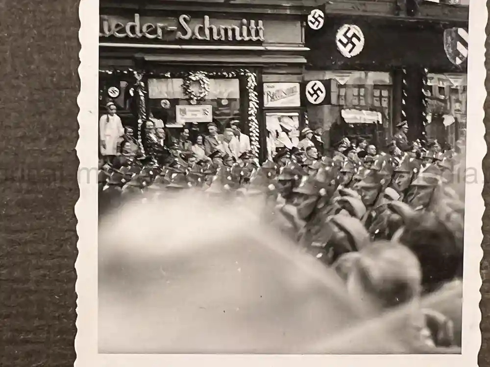 GEBIRGSJÄGER & NÜRNBERG RALLY PHOTO ALBUM - HITLER PHOTOS