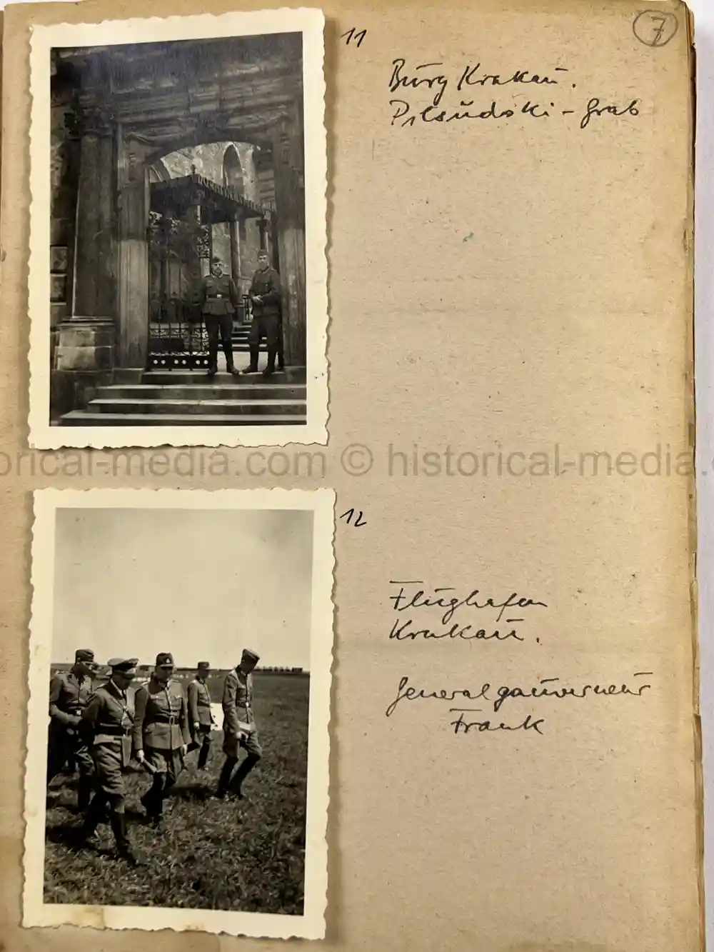 GERMAN WWII ARMY PHOTOGRAPHER'S SAMPLE ALBUM GROUPING - PANZERJÄGER-ABTEILUNG 24 - POLAND, RUSSIA, KRIM GERMAN WWII ARMY PHOTOGRAPHER'S SAMPLE ALBUM GROUPING - PANZERJÄGER-ABTEILUNG 24 - POLAND, RUSSIA, KRIM