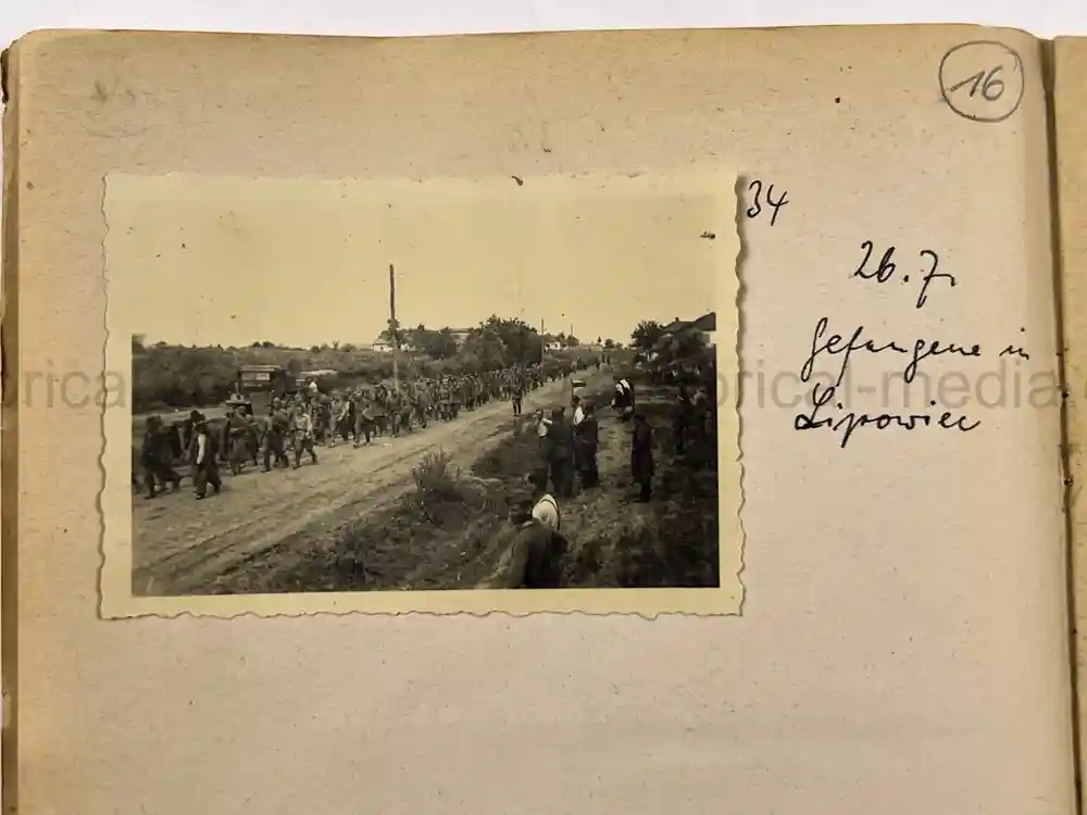 GERMAN WWII ARMY PHOTOGRAPHER'S SAMPLE ALBUM GROUPING - PANZERJÄGER-ABTEILUNG 24 - POLAND, RUSSIA, KRIM GERMAN WWII ARMY PHOTOGRAPHER'S SAMPLE ALBUM GROUPING - PANZERJÄGER-ABTEILUNG 24 - POLAND, RUSSIA, KRIM