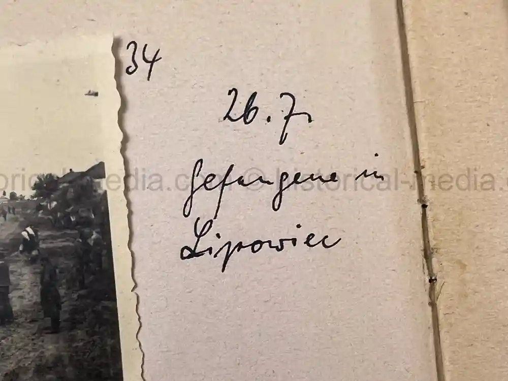 GERMAN WWII ARMY PHOTOGRAPHER'S SAMPLE ALBUM GROUPING - PANZERJÄGER-ABTEILUNG 24 - POLAND, RUSSIA, KRIM GERMAN WWII ARMY PHOTOGRAPHER'S SAMPLE ALBUM GROUPING - PANZERJÄGER-ABTEILUNG 24 - POLAND, RUSSIA, KRIM