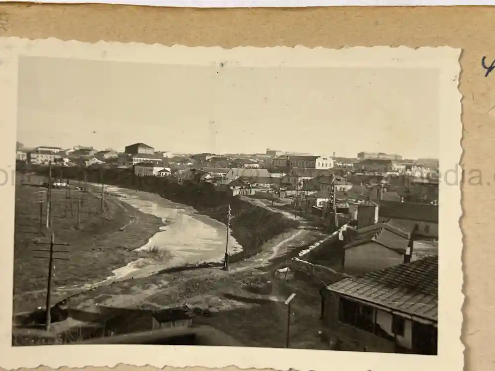 GERMAN WWII ARMY PHOTOGRAPHER'S SAMPLE ALBUM GROUPING - PANZERJÄGER-ABTEILUNG 24 - POLAND, RUSSIA, KRIM GERMAN WWII ARMY PHOTOGRAPHER'S SAMPLE ALBUM GROUPING - PANZERJÄGER-ABTEILUNG 24 - POLAND, RUSSIA, KRIM