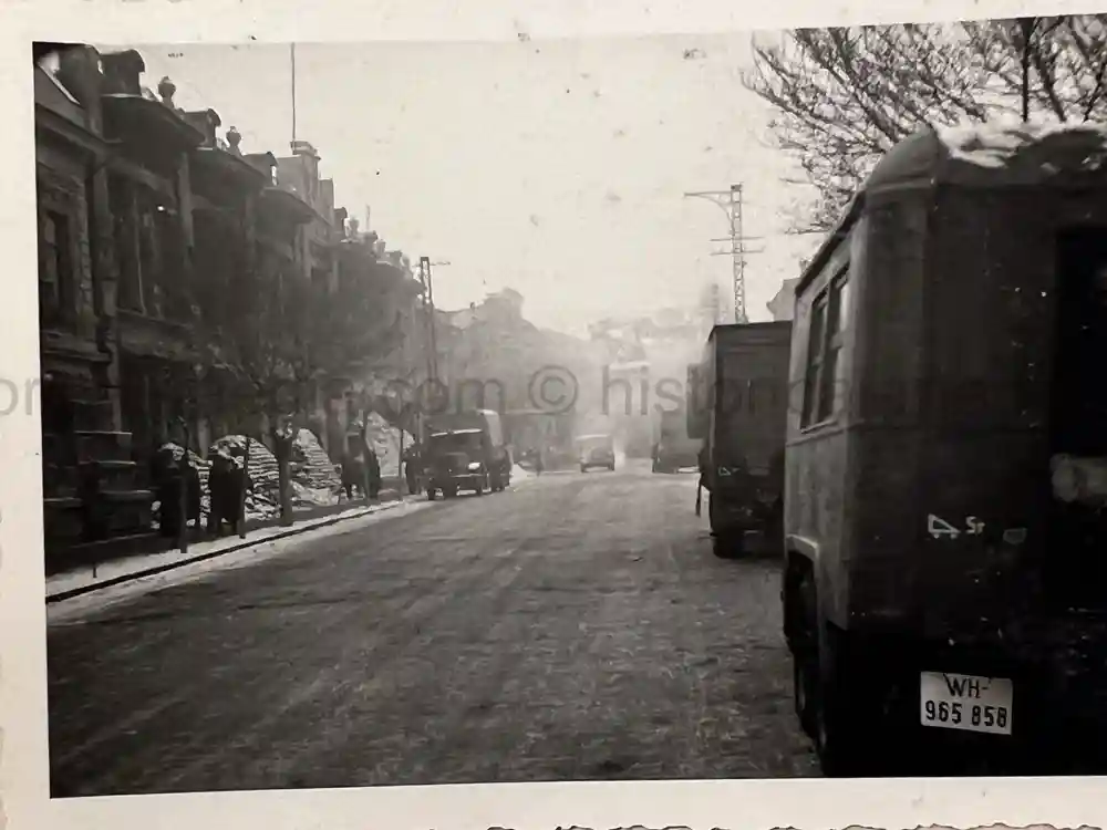 GERMAN WWII ARMY PHOTOGRAPHER'S SAMPLE ALBUM GROUPING - PANZERJÄGER-ABTEILUNG 24 - POLAND, RUSSIA, KRIM GERMAN WWII ARMY PHOTOGRAPHER'S SAMPLE ALBUM GROUPING - PANZERJÄGER-ABTEILUNG 24 - POLAND, RUSSIA, KRIM