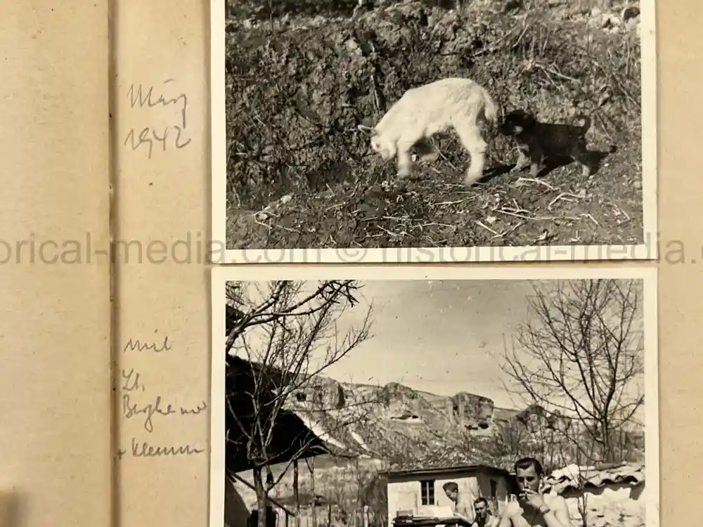 GERMAN WWII ARMY PHOTOGRAPHER'S SAMPLE ALBUM GROUPING - PANZERJÄGER-ABTEILUNG 24 - POLAND, RUSSIA, KRIM GERMAN WWII ARMY PHOTOGRAPHER'S SAMPLE ALBUM GROUPING - PANZERJÄGER-ABTEILUNG 24 - POLAND, RUSSIA, KRIM