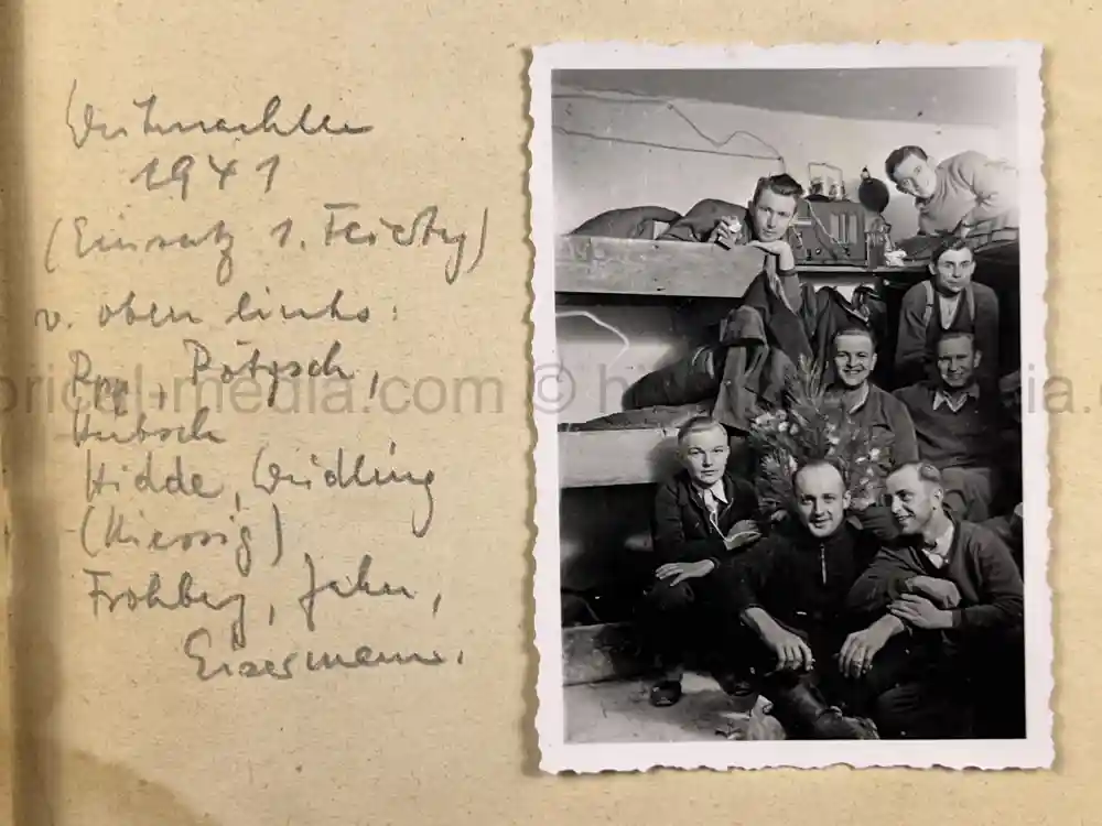 GERMAN WWII ARMY PHOTOGRAPHER'S SAMPLE ALBUM GROUPING - PANZERJÄGER-ABTEILUNG 24 - POLAND, RUSSIA, KRIM GERMAN WWII ARMY PHOTOGRAPHER'S SAMPLE ALBUM GROUPING - PANZERJÄGER-ABTEILUNG 24 - POLAND, RUSSIA, KRIM