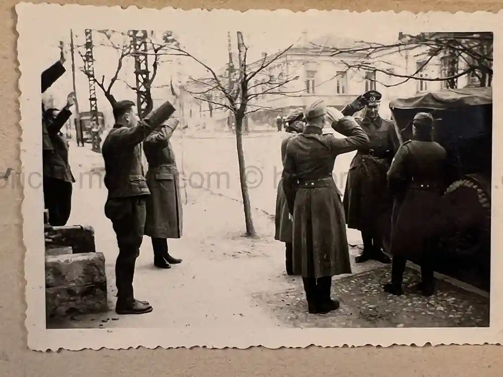 GERMAN WWII ARMY PHOTOGRAPHER'S SAMPLE ALBUM GROUPING - PANZERJÄGER-ABTEILUNG 24 - POLAND, RUSSIA, KRIM GERMAN WWII ARMY PHOTOGRAPHER'S SAMPLE ALBUM GROUPING - PANZERJÄGER-ABTEILUNG 24 - POLAND, RUSSIA, KRIM