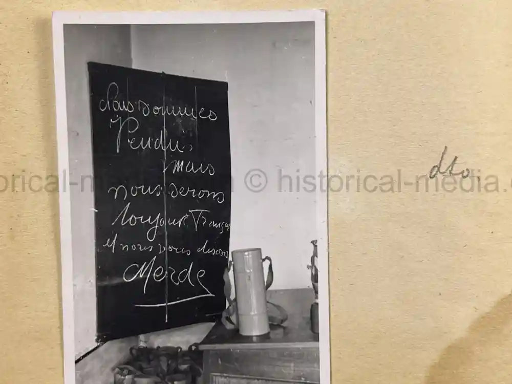 GERMAN WWII ARMY PHOTOGRAPHER'S SAMPLE ALBUM GROUPING - PANZERJÄGER-ABTEILUNG 24 - POLAND, RUSSIA, KRIM GERMAN WWII ARMY PHOTOGRAPHER'S SAMPLE ALBUM GROUPING - PANZERJÄGER-ABTEILUNG 24 - POLAND, RUSSIA, KRIM