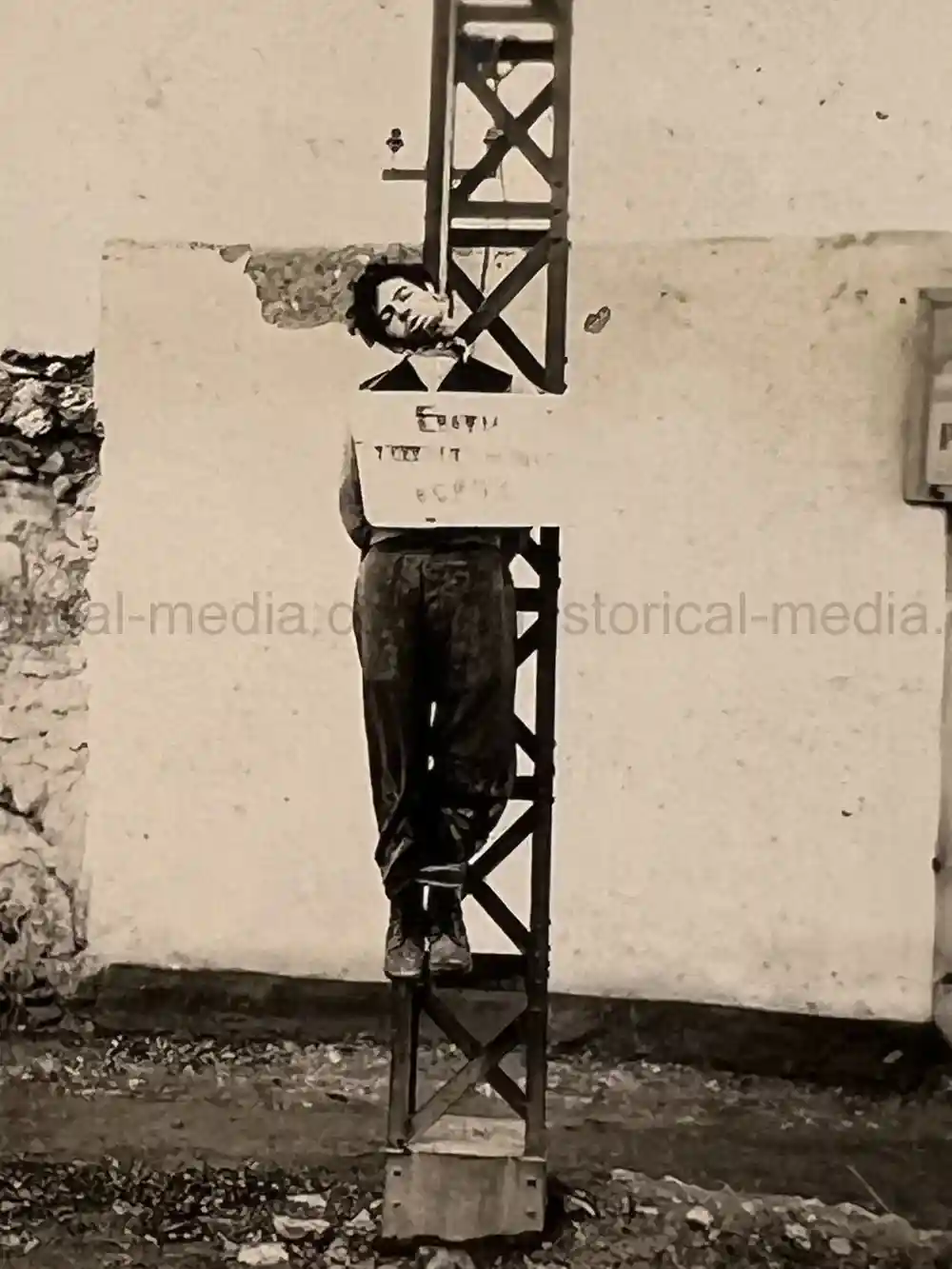 GERMAN WWII ARMY PHOTOGRAPHER'S SAMPLE ALBUM GROUPING - PANZERJÄGER-ABTEILUNG 24 - POLAND, RUSSIA, KRIM GERMAN WWII ARMY PHOTOGRAPHER'S SAMPLE ALBUM GROUPING - PANZERJÄGER-ABTEILUNG 24 - POLAND, RUSSIA, KRIM