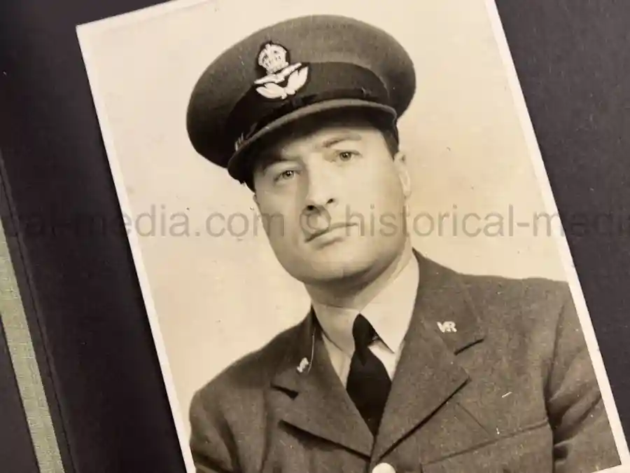 RAF BATTLE OF BRITAIN PHOTO ALBUM - PERSONAL ALBUM OF ROBERT WRIGHT - PERSONAL ASSISTANT TO HUGH DOWDING!