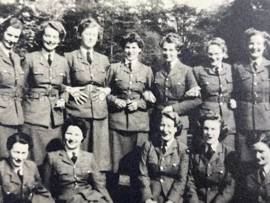 RAF BATTLE OF BRITAIN PHOTO ALBUM - PERSONAL ALBUM OF ROBERT WRIGHT - PERSONAL ASSISTANT TO HUGH DOWDING!