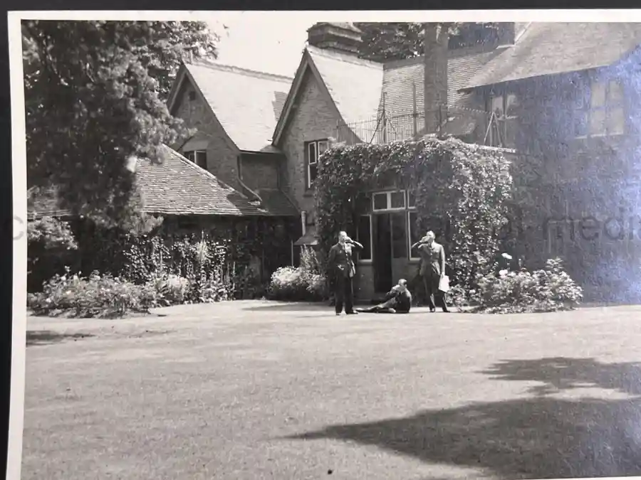 RAF BATTLE OF BRITAIN PHOTO ALBUM - PERSONAL ALBUM OF ROBERT WRIGHT - PERSONAL ASSISTANT TO HUGH DOWDING!