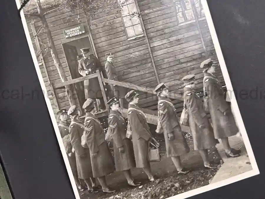 RAF BATTLE OF BRITAIN PHOTO ALBUM - PERSONAL ALBUM OF ROBERT WRIGHT - PERSONAL ASSISTANT TO HUGH DOWDING!