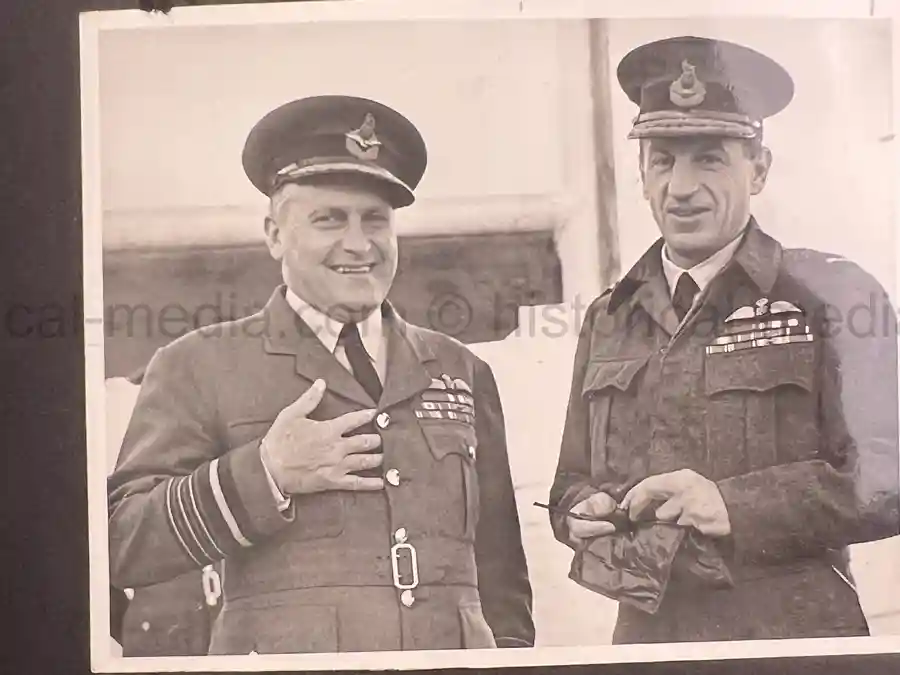 RAF BATTLE OF BRITAIN PHOTO ALBUM - PERSONAL ALBUM OF ROBERT WRIGHT - PERSONAL ASSISTANT TO HUGH DOWDING!