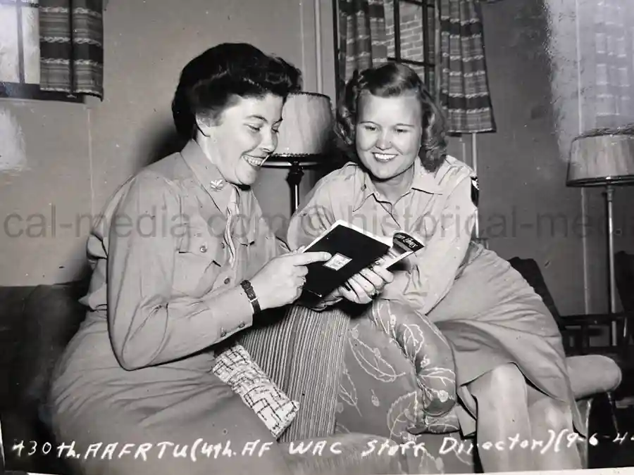 US WWII AIR CORPS PHOTO ALBUM - 31st FIGHTER SQUADRON - MASSIVE!