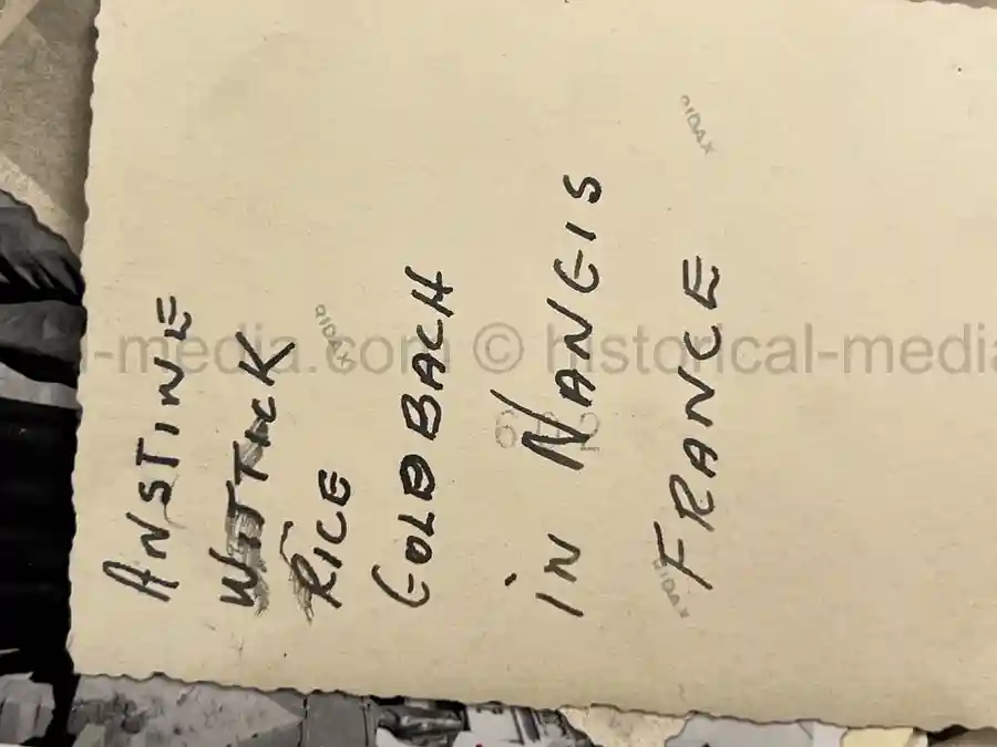 US WWII ARMORED PHOTO & INSIGNIA GROUPING - 8TH ARMORED DIVISION US WWII ARMORED PHOTO & INSIGNIA GROUPING - 8TH ARMORED DIVISION