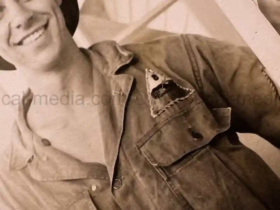 US WWII ARMORED PHOTO & INSIGNIA GROUPING - 8TH ARMORED DIVISION US WWII ARMORED PHOTO & INSIGNIA GROUPING - 8TH ARMORED DIVISION