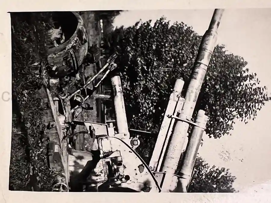 US WWII ARMORED PHOTO & INSIGNIA GROUPING - 8TH ARMORED DIVISION US WWII ARMORED PHOTO & INSIGNIA GROUPING - 8TH ARMORED DIVISION