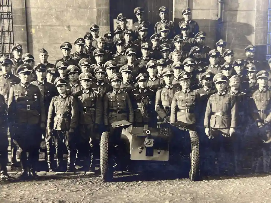 2x GERMAN THIRD REICH ERA PHOTO ALBUM GROUPING - JULIUS KAYSER & CO. 2x GERMAN THIRD REICH ERA PHOTO ALBUM GROUPING - JULIUS KAYSER & CO.
