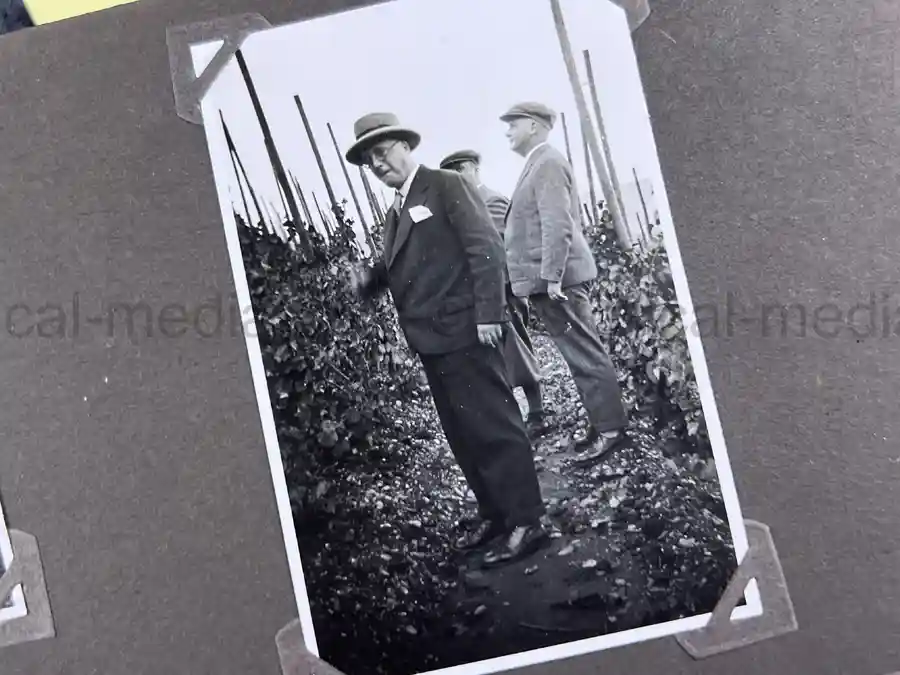 2x GERMAN THIRD REICH ERA PHOTO ALBUM GROUPING - JULIUS KAYSER & CO. 2x GERMAN THIRD REICH ERA PHOTO ALBUM GROUPING - JULIUS KAYSER & CO.