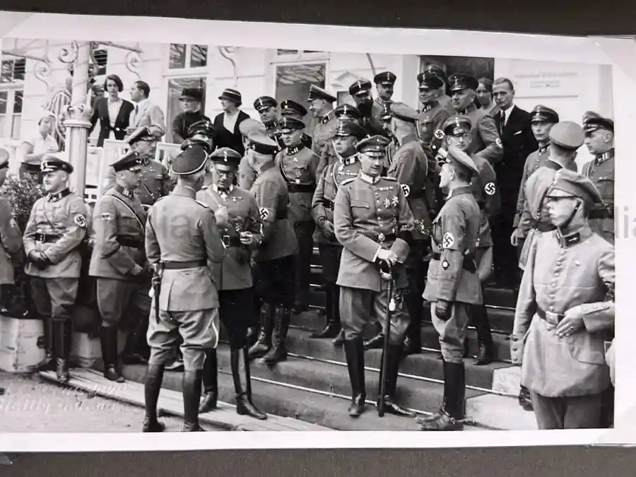 2x GERMAN THIRD REICH ERA PHOTO ALBUM GROUPING - JULIUS KAYSER & CO. 2x GERMAN THIRD REICH ERA PHOTO ALBUM GROUPING - JULIUS KAYSER & CO.