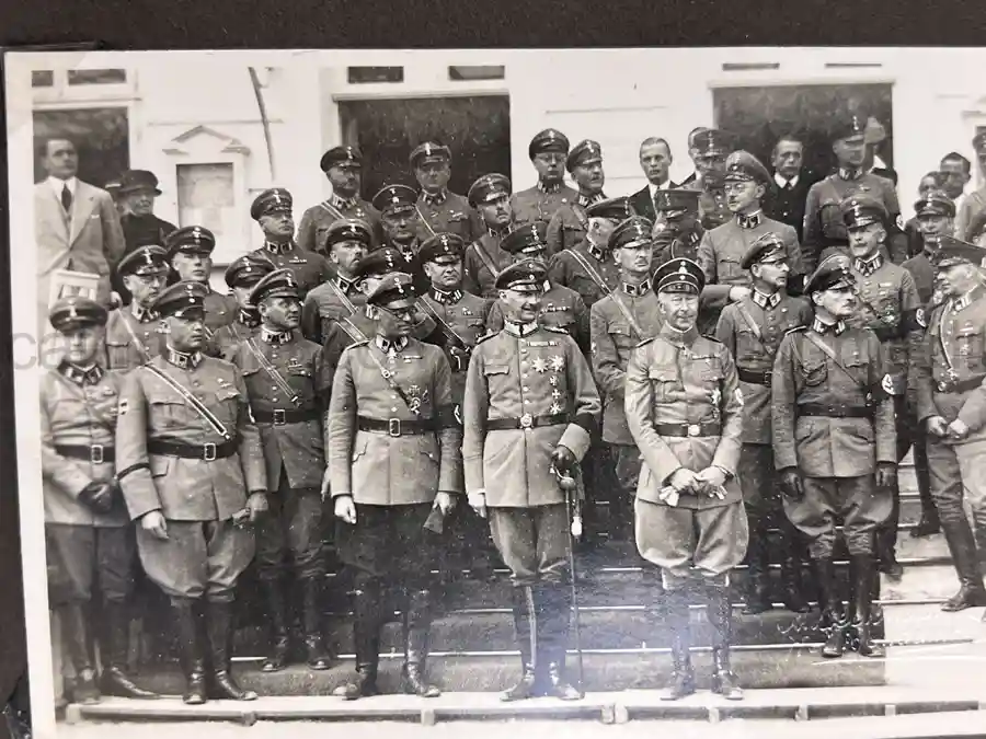 2x GERMAN THIRD REICH ERA PHOTO ALBUM GROUPING - JULIUS KAYSER & CO. 2x GERMAN THIRD REICH ERA PHOTO ALBUM GROUPING - JULIUS KAYSER & CO.