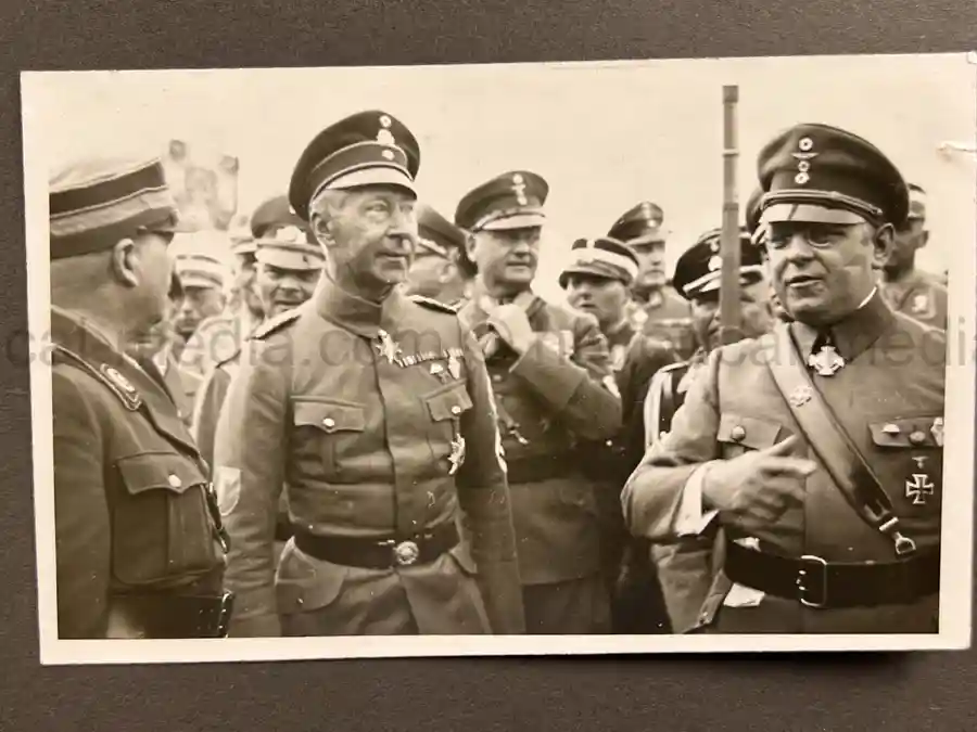 2x GERMAN THIRD REICH ERA PHOTO ALBUM GROUPING - JULIUS KAYSER & CO. 2x GERMAN THIRD REICH ERA PHOTO ALBUM GROUPING - JULIUS KAYSER & CO.