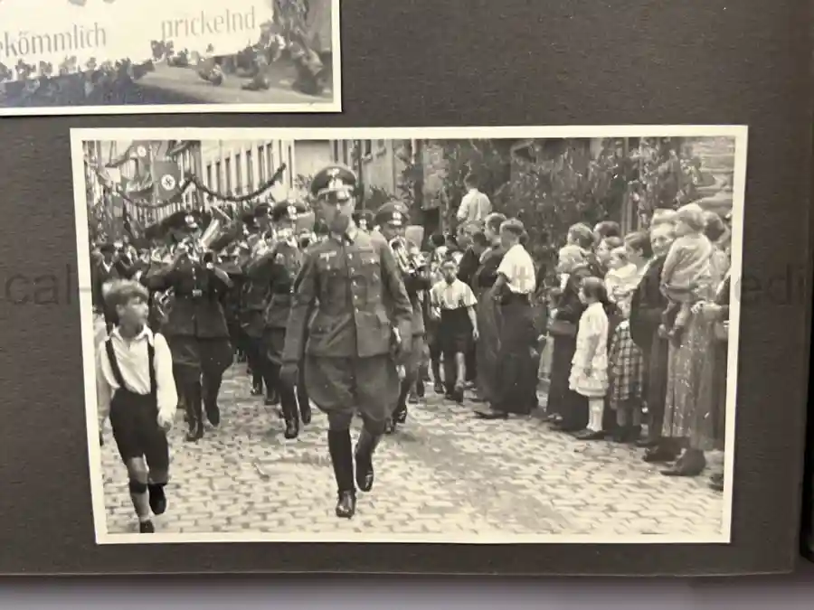 2x GERMAN THIRD REICH ERA PHOTO ALBUM GROUPING - JULIUS KAYSER & CO. 2x GERMAN THIRD REICH ERA PHOTO ALBUM GROUPING - JULIUS KAYSER & CO.